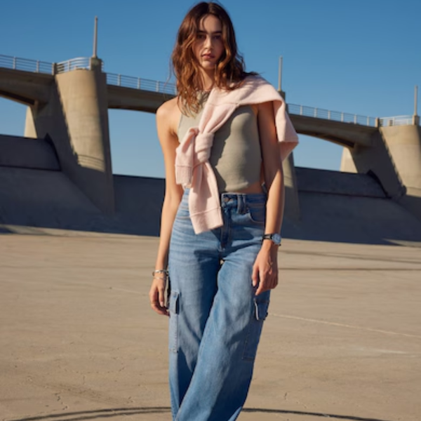 American Eagle Women Blue Dreamy Drape Stretch Super High-Waisted Cargo Baggy Wide-Leg Jean