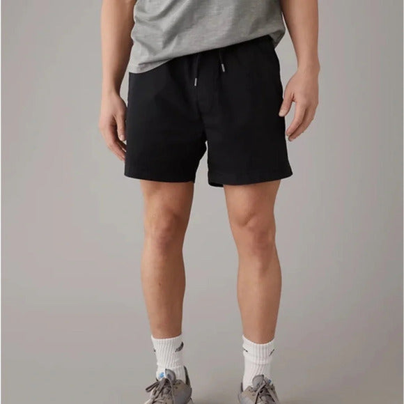 NWT AE Flex 5” Lived-In Trekker Shorts in Black